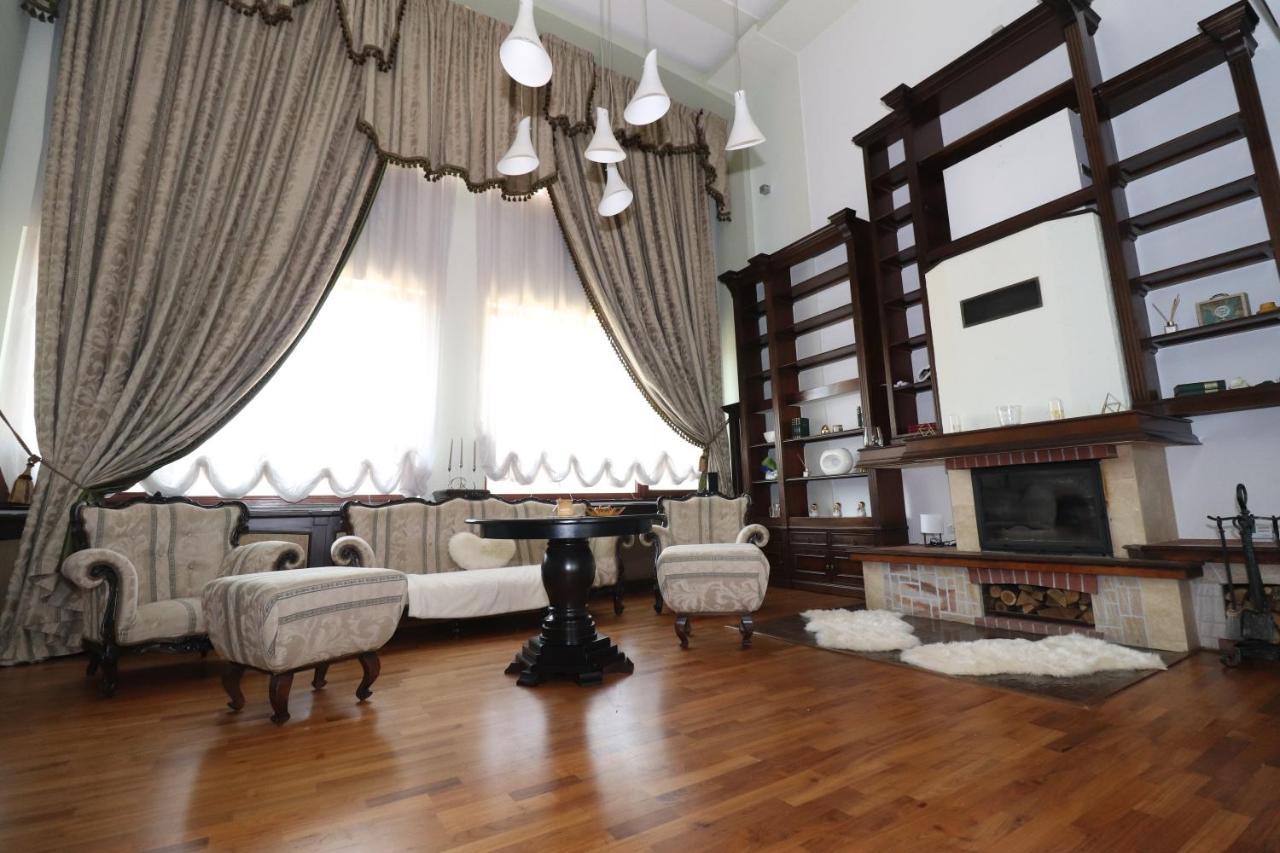 Casa Din *